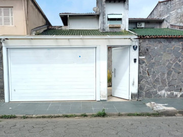 LINDA CASA NO JD SINHÔ ROLLO-IGUAPE -SP