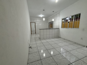 Casa de 2 dormit�rios na Avenida Central